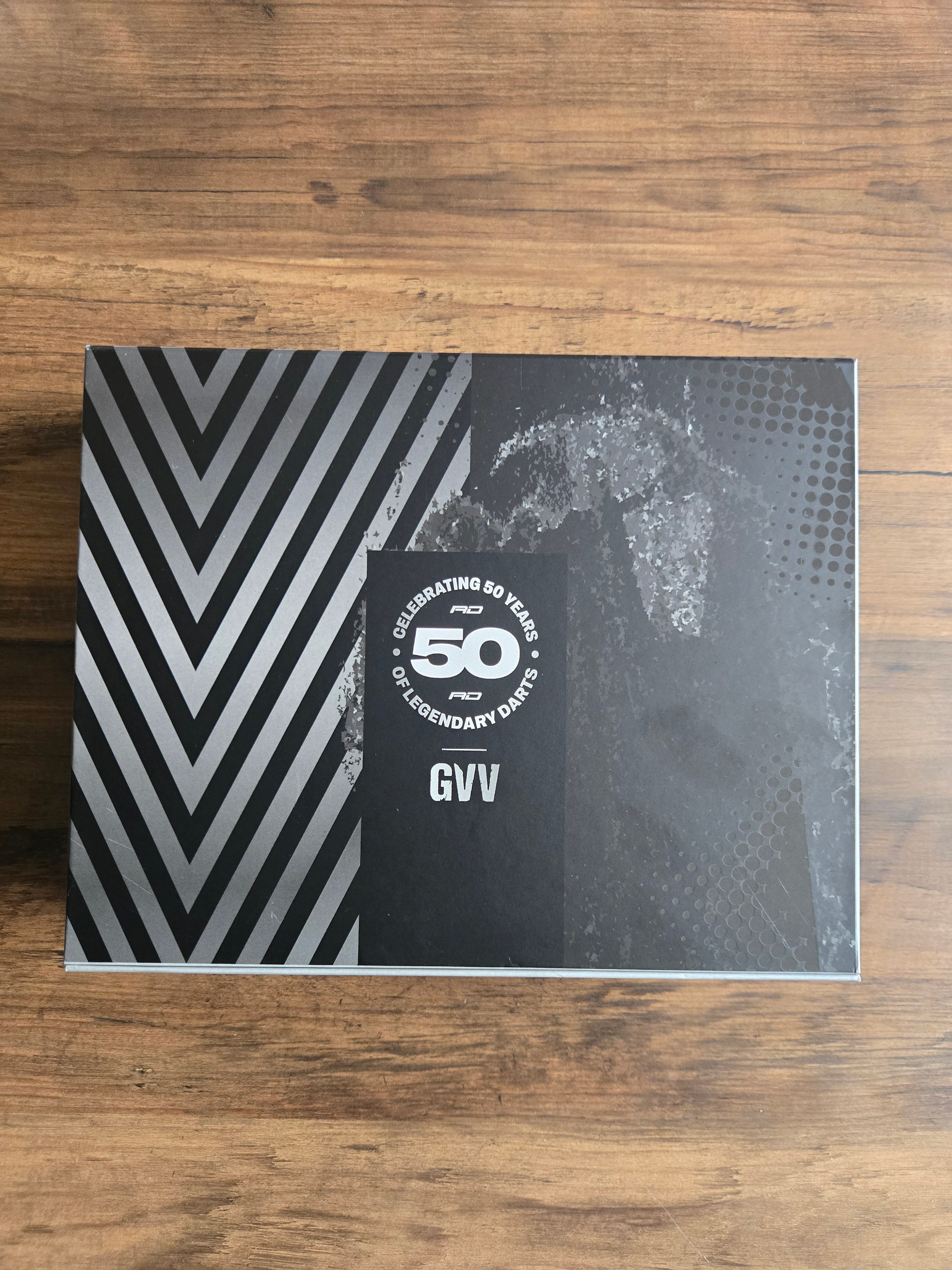 Red Dragon Gian Van Veen - 50 Year Player Edition