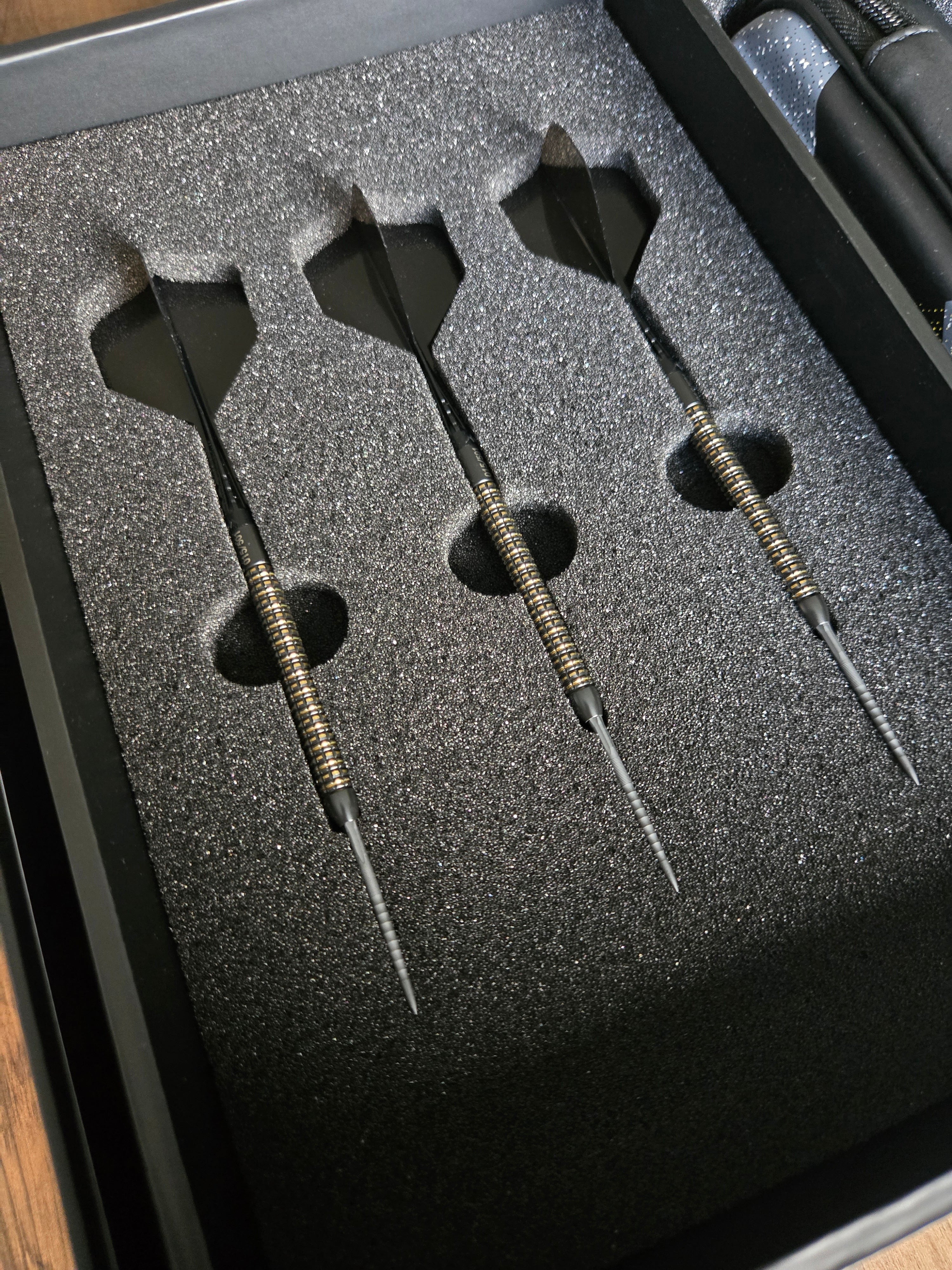Mission Mike De Decker Limited Edition Darts (No15)