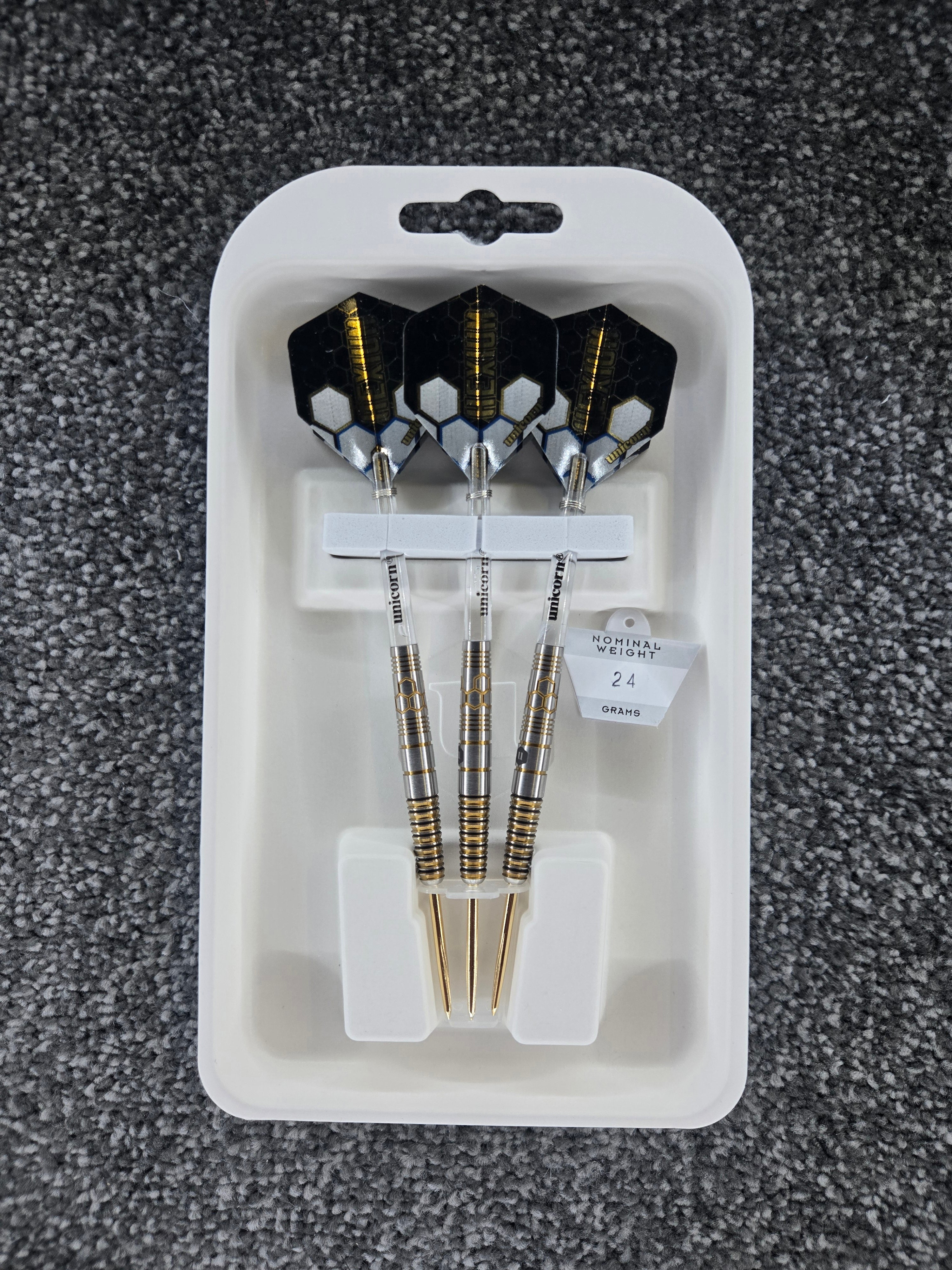 Unicorn Hexium Style 3 Darts