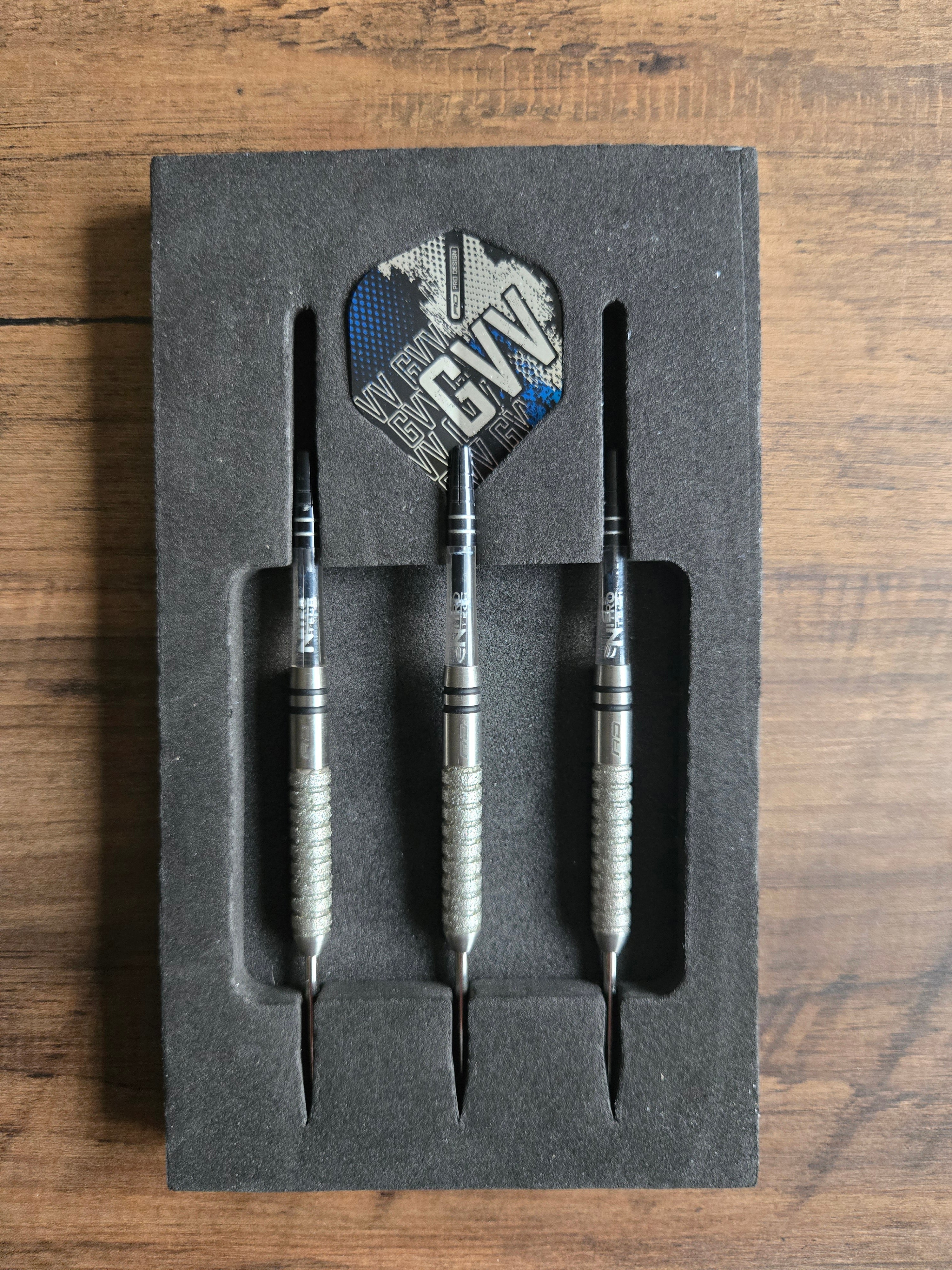 Red Dragon Gian Van Veen Tour Edition Darts