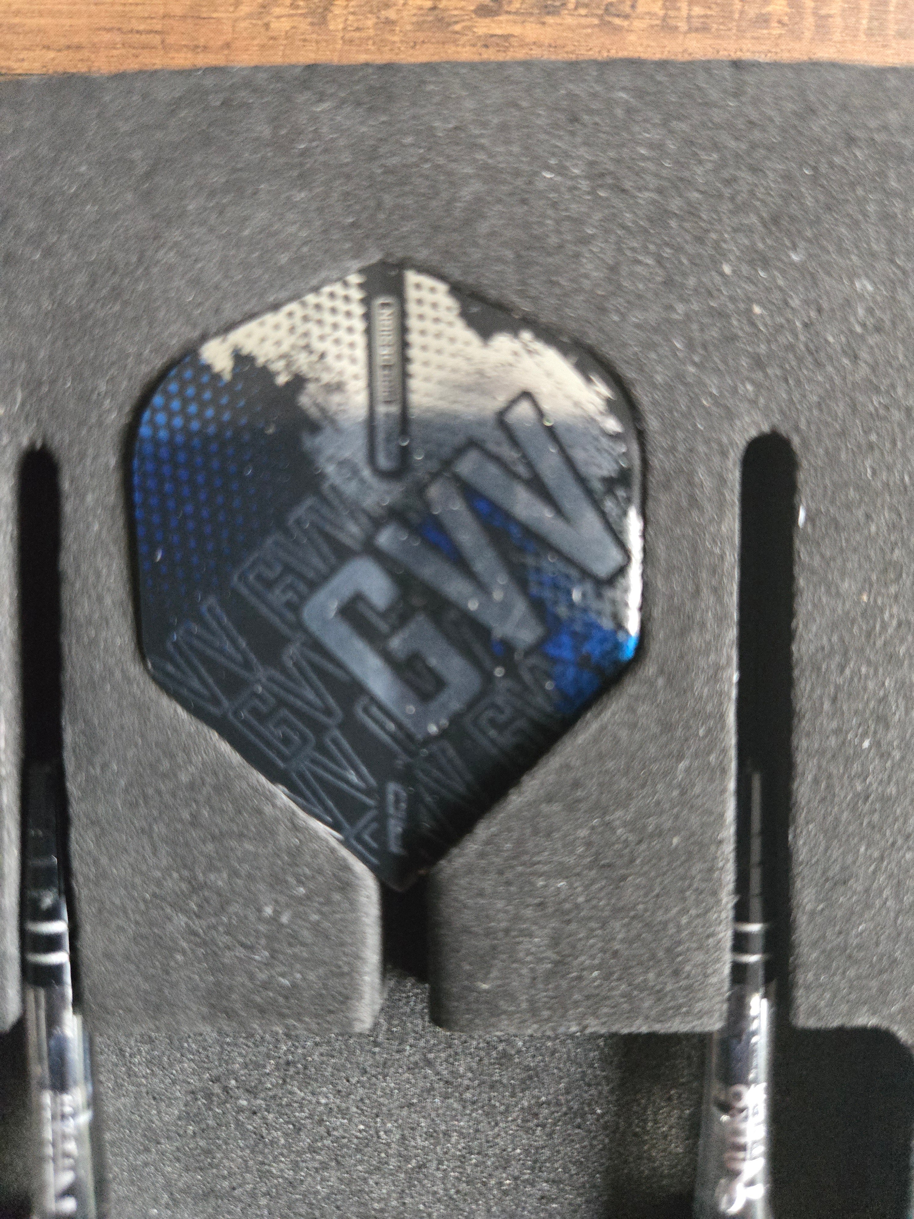 Red Dragon Gian Van Veen Tour Edition Darts
